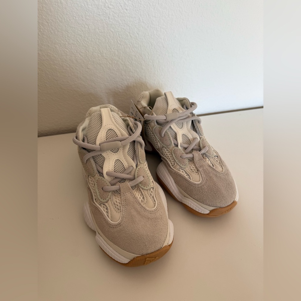 New Yeezy 500 sneakers women’s 100% authentic - Picture 7 of 10
